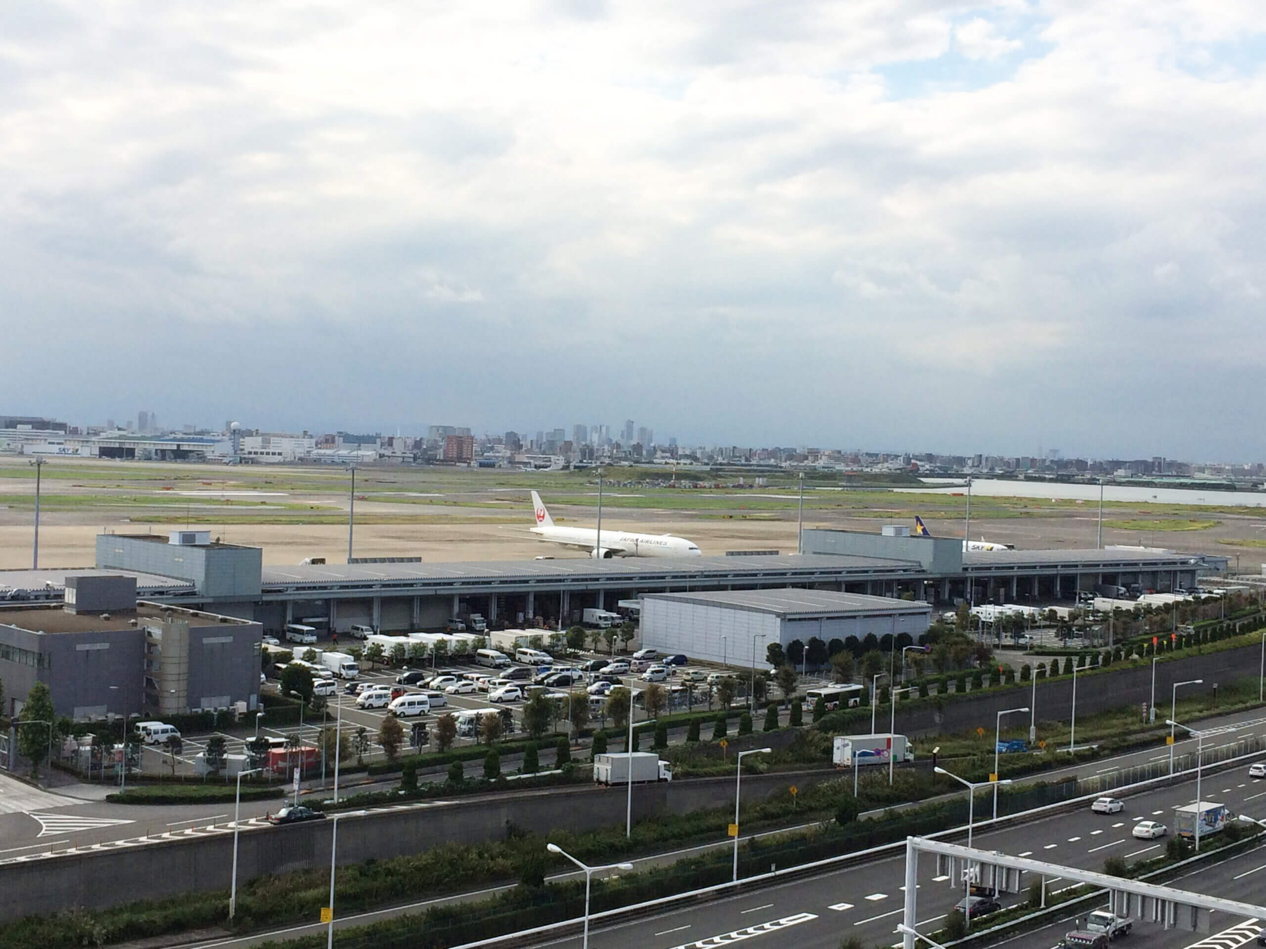 西側航空貨物ターミナル地区（国内貨物）