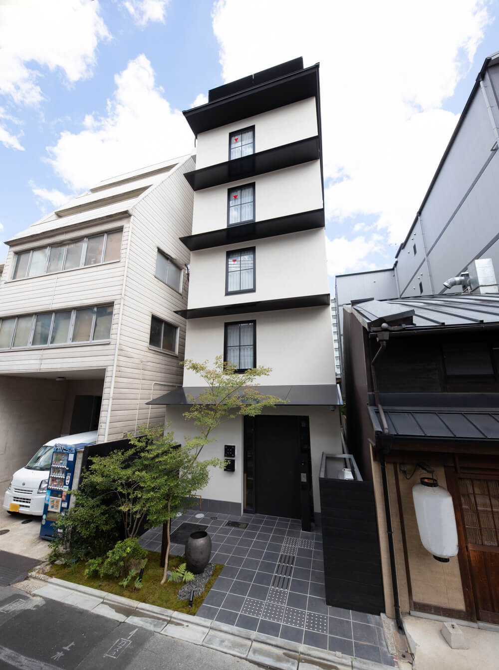 THE GENERAL KYOTO 仏光寺麩屋町